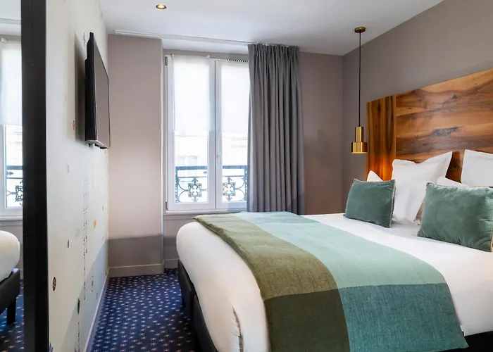 Hotel Maxim Folies