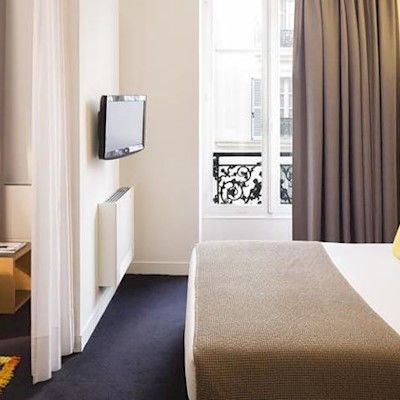 Maxim Folies Hotel